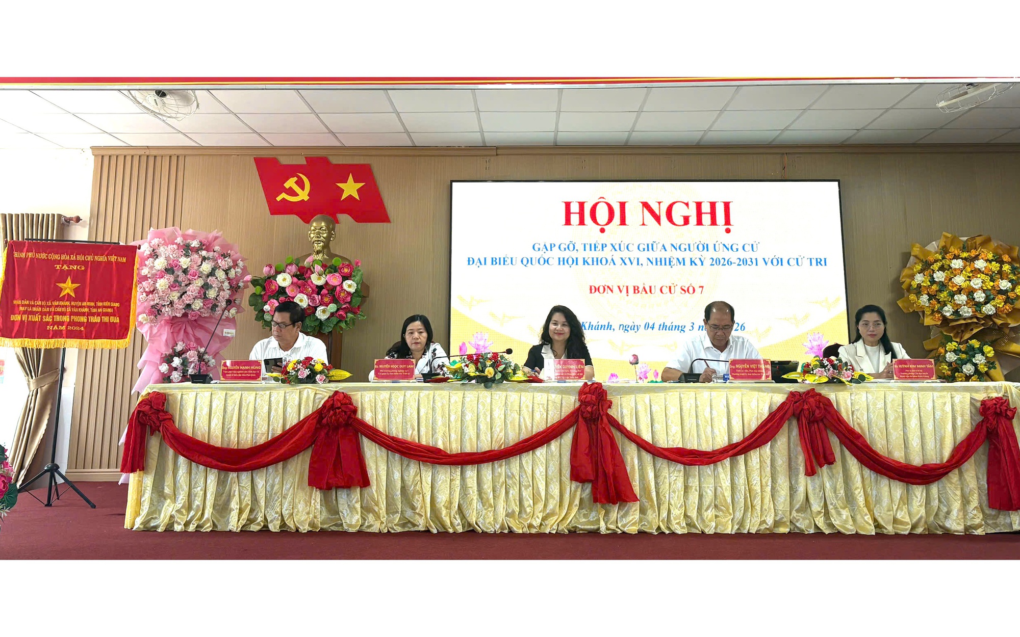 Ứng cử viên Nguyễn Quỳnh Liên cam kết đồng hành cùng người dân làm giàu tại quê hương