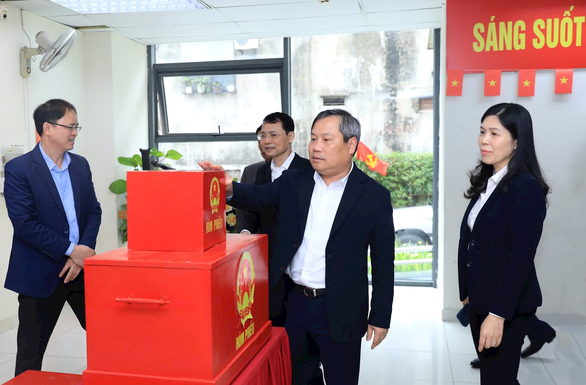 Chủ tịch Hà Nội: Không để xảy ra sai sót trong công tác bầu cử - Ảnh 3.