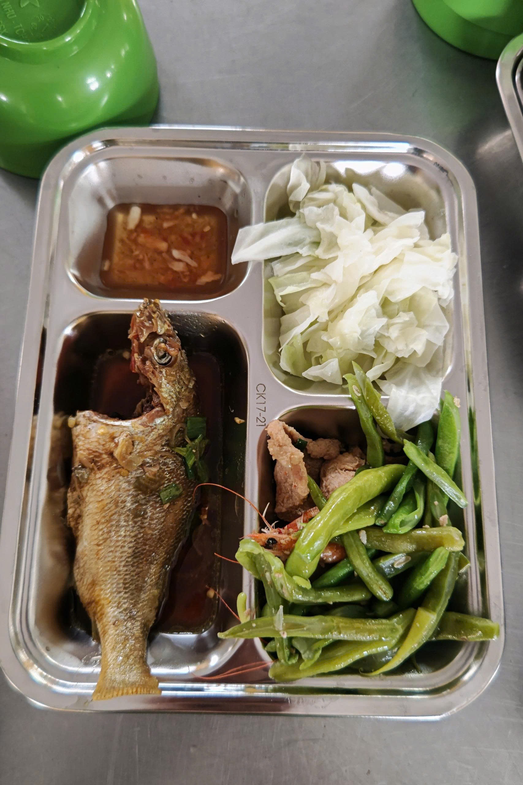 Bữa cơm đầu tiên của 205 tân binh sau khi nhập ngũ- Ảnh 8.