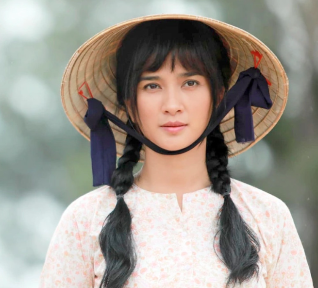 Top 10 "nữ thần mặt mộc" đẹp nhất Vbiz, kh&ocirc;ng son phấn vẫn khiến vạn người m&ecirc; - Ảnh 5.