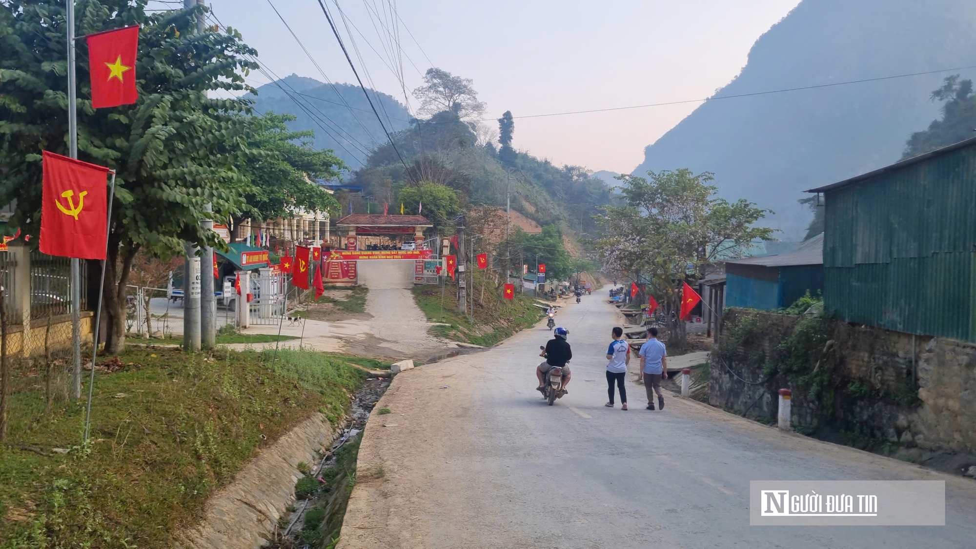 C&aacute;c x&atilde; miền v&ugrave;ng cao, bi&ecirc;n giới Nghệ An hướng về ng&agrave;y hội non s&ocirc;ng - Ảnh 2.