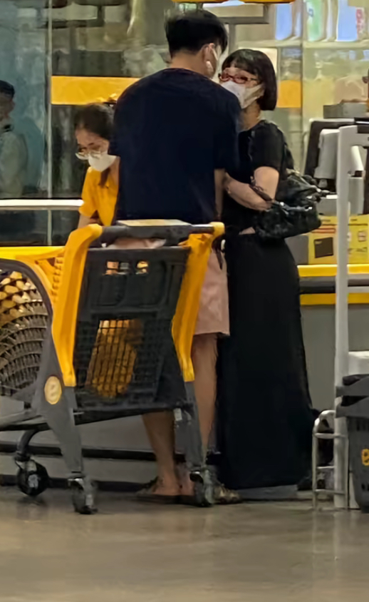 Ca sĩ Miu L&ecirc; thừa nhận "độc th&acirc;n vui vẻ" - Ảnh 3.