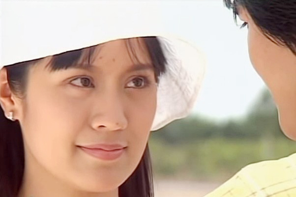 Top 10 "nữ thần mặt mộc" đẹp nhất Vbiz, kh&ocirc;ng son phấn vẫn khiến vạn người m&ecirc; - Ảnh 2.