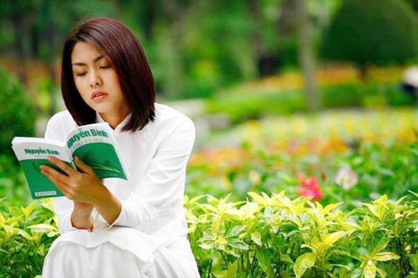 Top 10 "nữ thần mặt mộc" đẹp nhất Vbiz, kh&ocirc;ng son phấn vẫn khiến vạn người m&ecirc; - Ảnh 9.