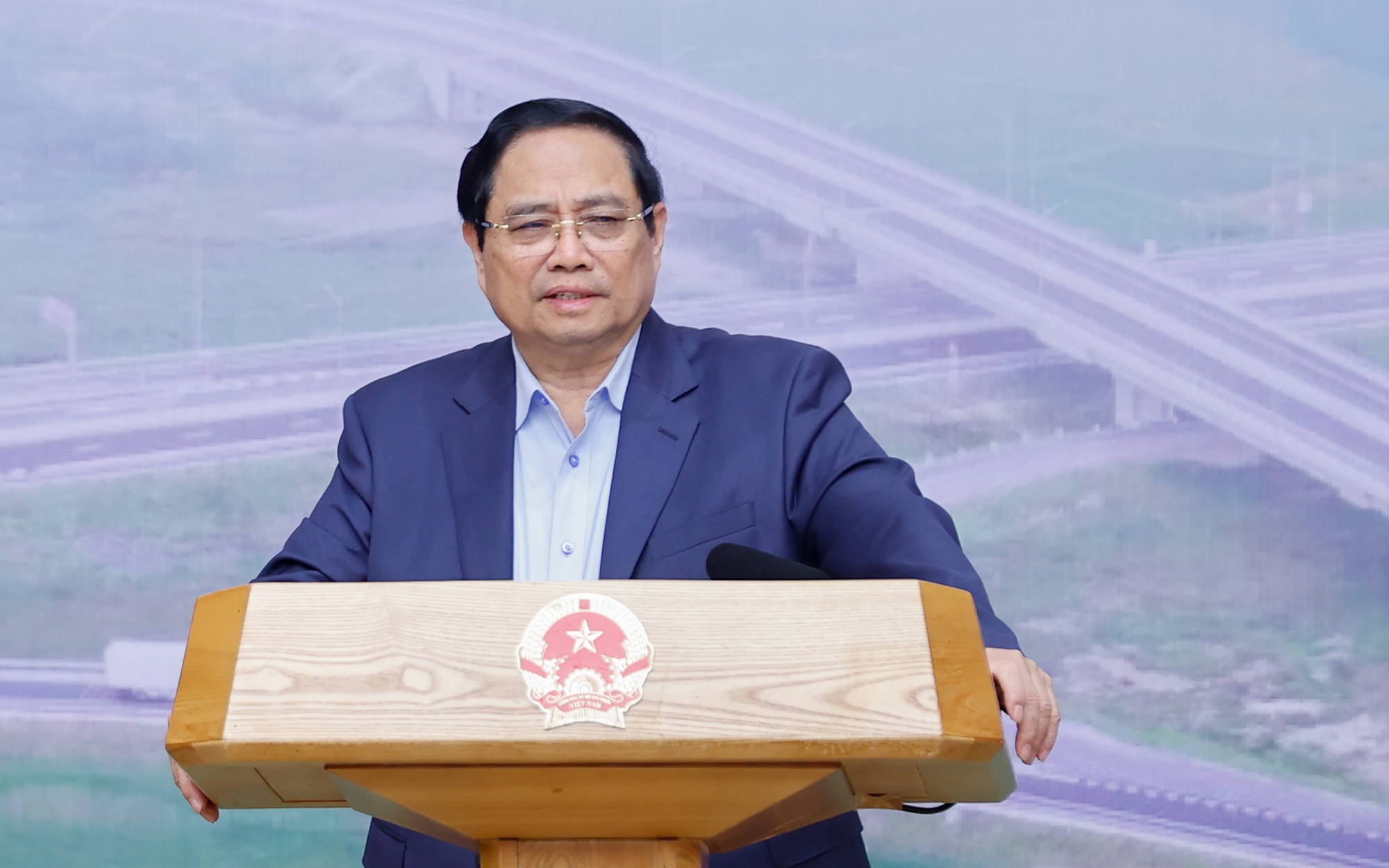 Thủ tướng yêu cầu đẩy nhanh tiến độ các dự án giao thông trọng điểm quốc gia