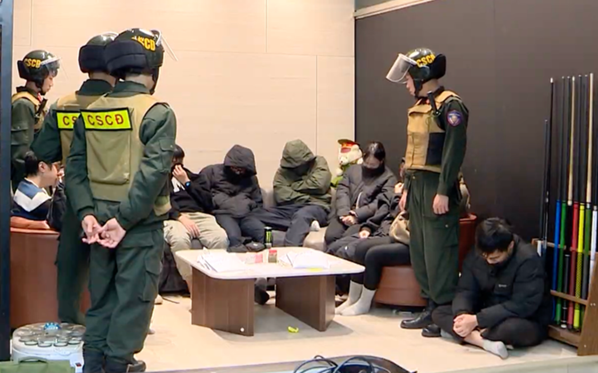 Học sinh tảo h&ocirc;n &ndash; nỗi lo c&ograve;n đ&oacute; - Ảnh 2.