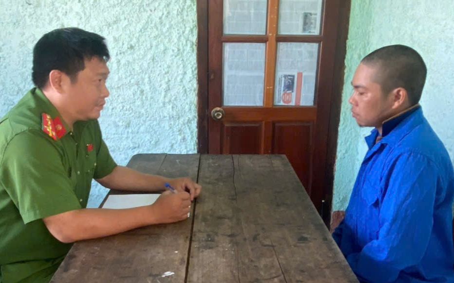 Bắt giữ đối tượng bạo hành, đe dọa thiêu sống bạn gái tại Kon Tum