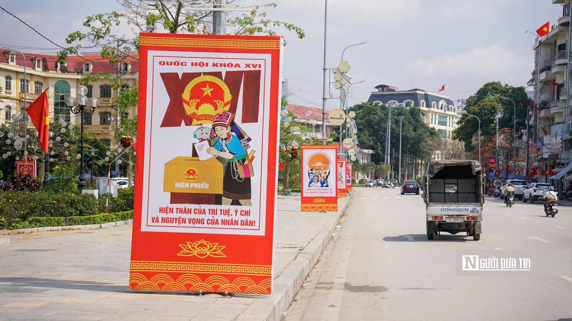 Lạng Sơn ngập tr&agrave;n sắc đỏ cờ hoa hướng tới ng&agrave;y bầu cử- Ảnh 2.