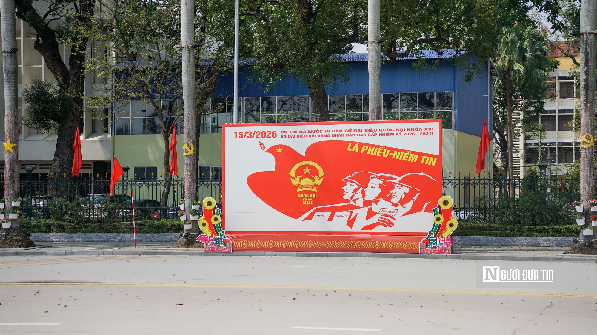 Lạng Sơn ngập tr&agrave;n sắc đỏ cờ hoa hướng tới ng&agrave;y bầu cử- Ảnh 17.