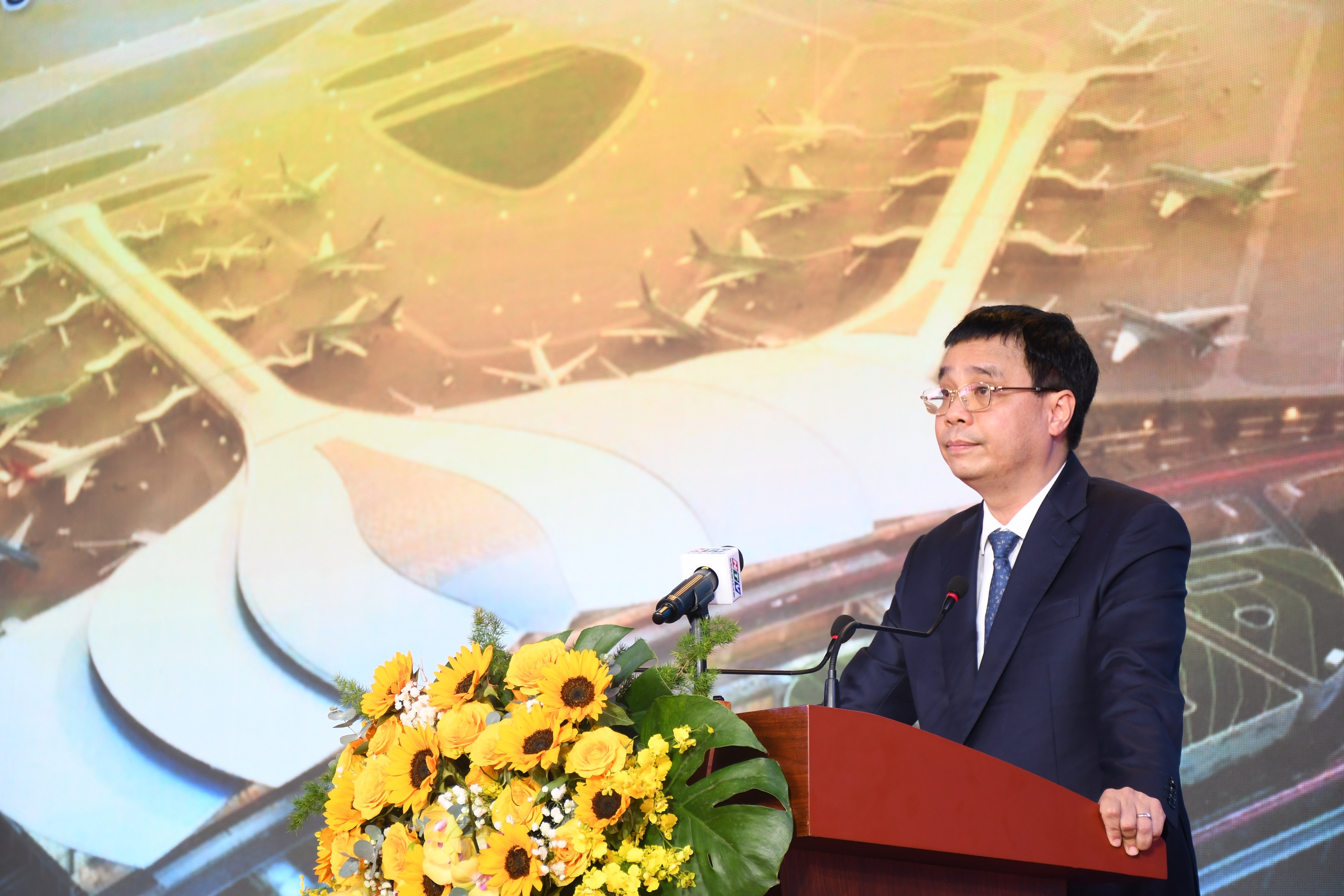 Chủ tịch ACV Vũ Thế Phiệt bị bắt tạm giam - Ảnh 1.