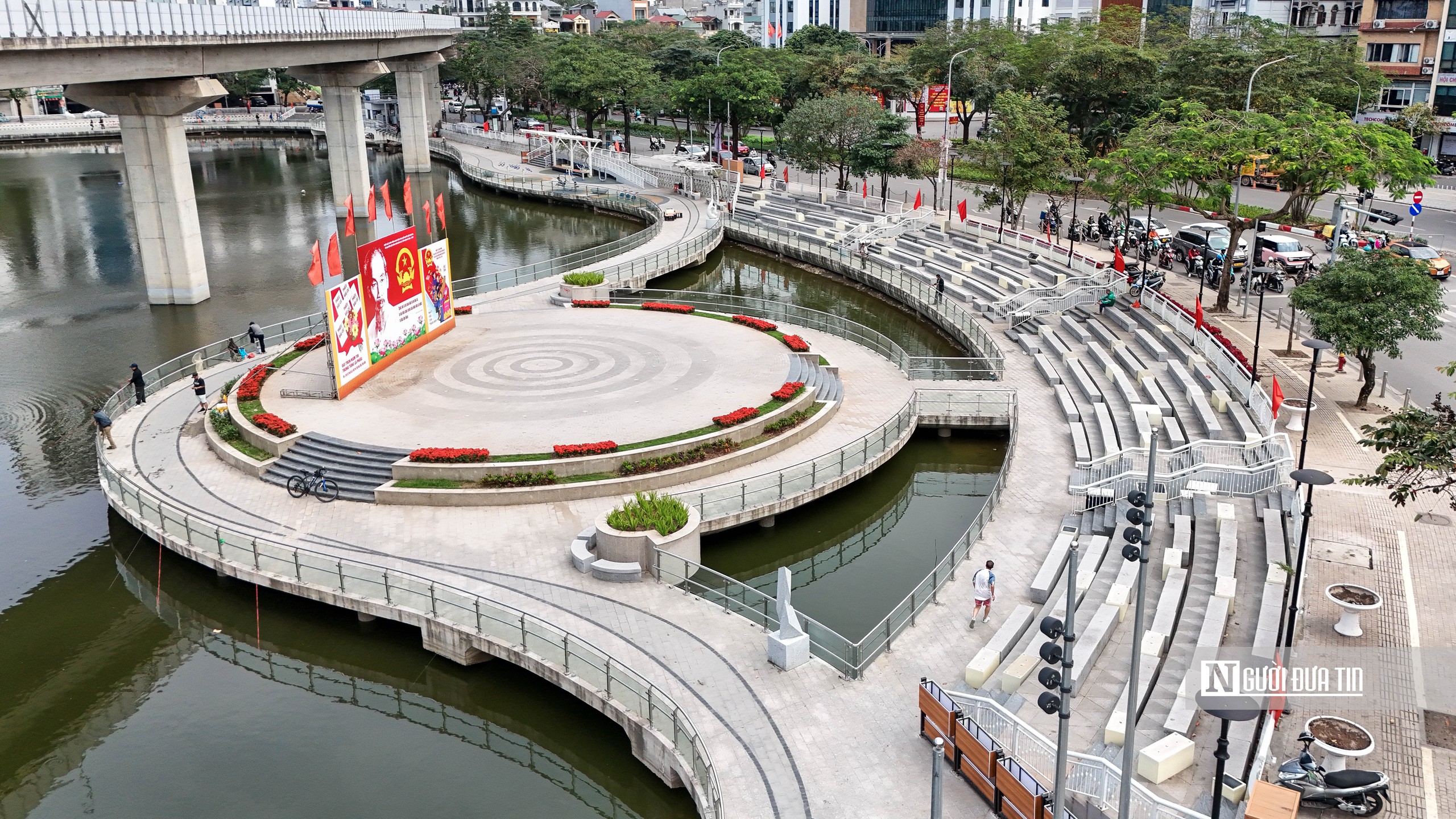 H&agrave; Nội: Cận cảnh c&ocirc;ng tr&igrave;nh ch&agrave;o mừng bầu cử - Ảnh 4.