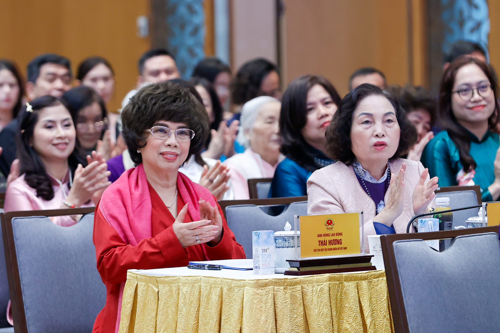 Thủ tướng: Phụ nữ giữ “chìa khóa” mở vận mệnh phát triển quốc gia - Ảnh 3.