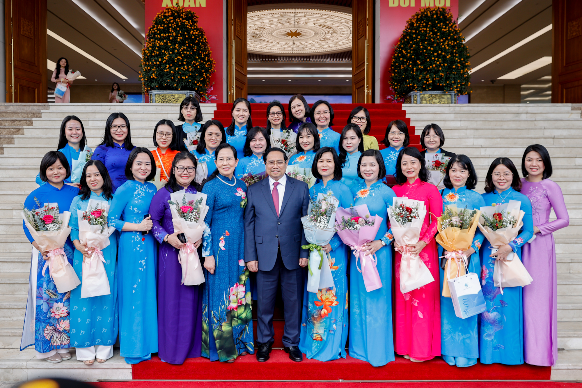 Thủ tướng: Phụ nữ giữ “chìa khóa” mở vận mệnh phát triển quốc gia - Ảnh 4.