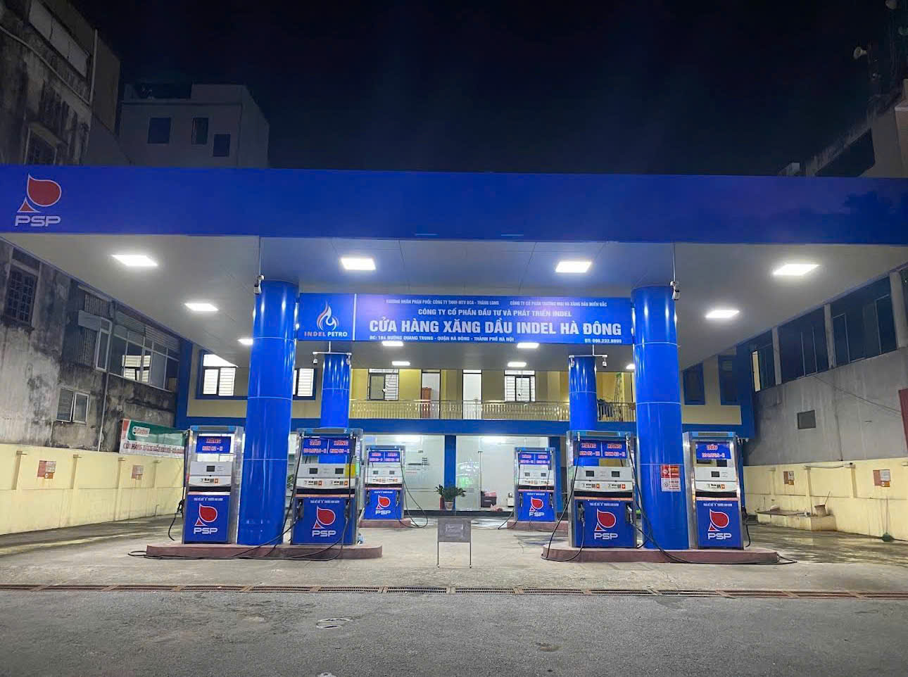 Cửa hàng xăng dầu ở Hà Nội cạn nguồn, gọi 10 đầu mối vẫn không có hàng - Ảnh 1.