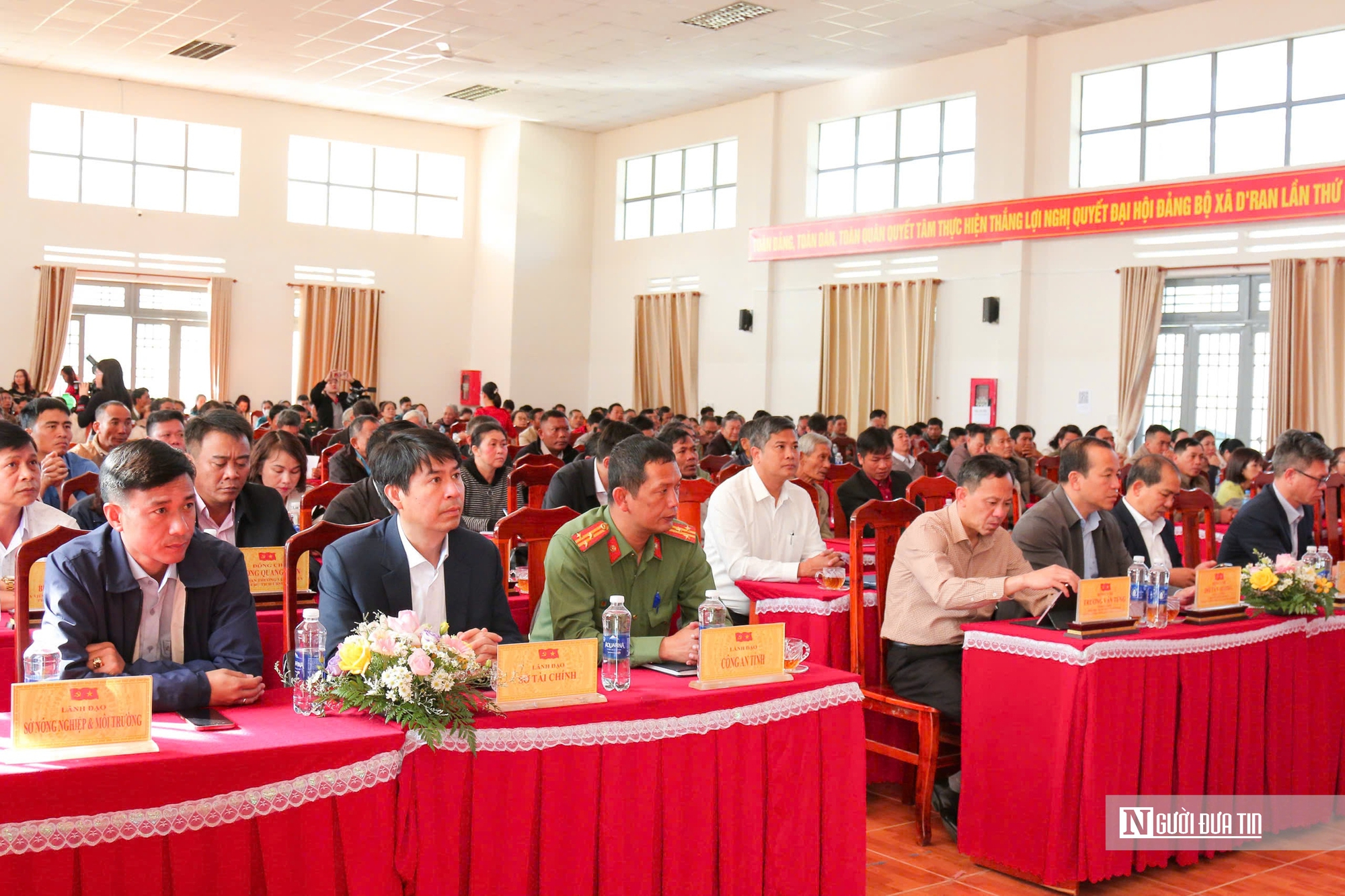 Chủ tịch UBND tỉnh L&acirc;m Đồng Hồ Văn Mười lắng nghe kiến nghị của cử tri D&rsquo;ran- Ảnh 2.