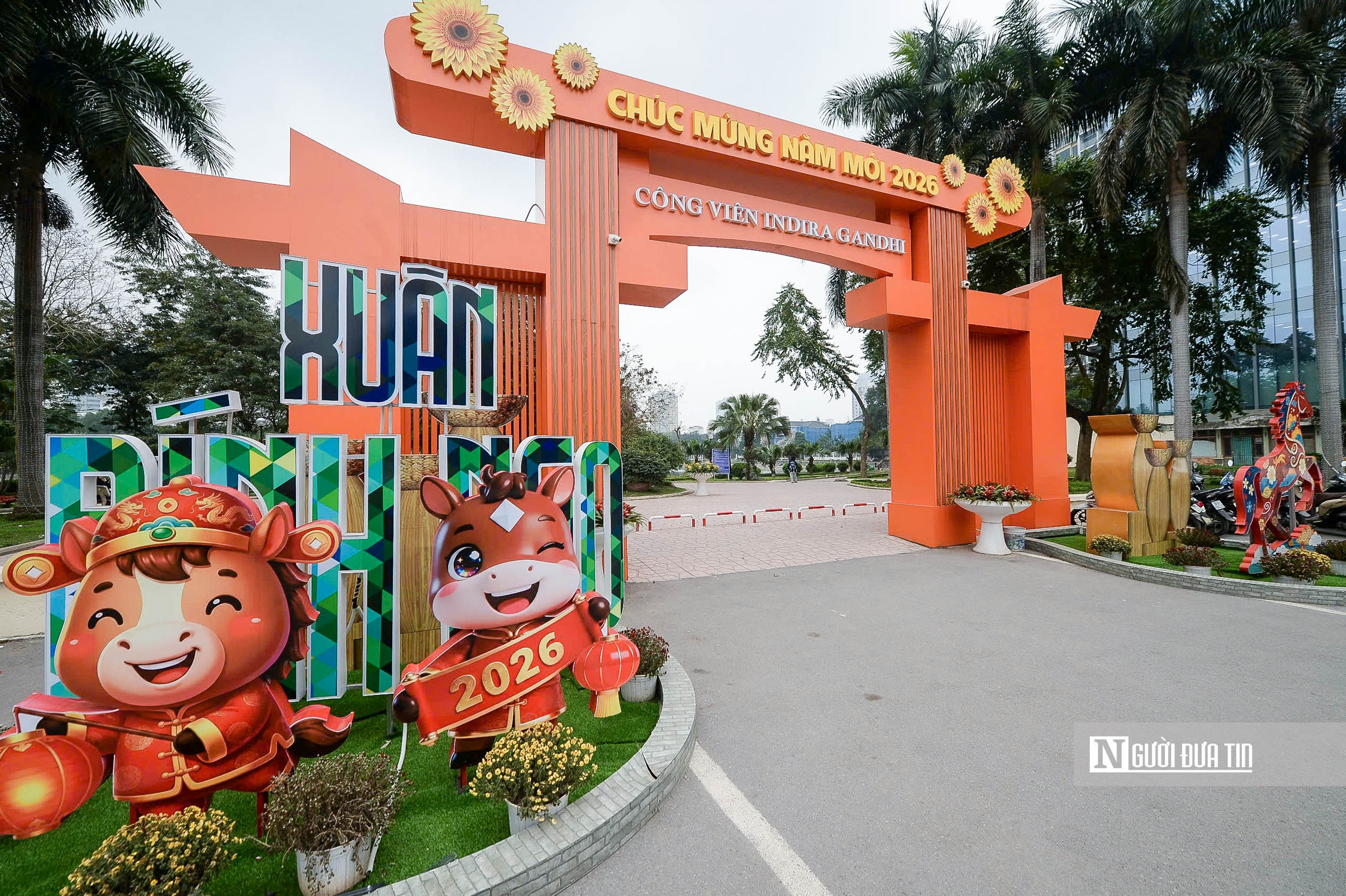 H&agrave; Nội: C&ocirc;ng vi&ecirc;n hạ r&agrave;o, người d&acirc;n tận hưởng kh&ocirc;ng gian xanh- Ảnh 1.