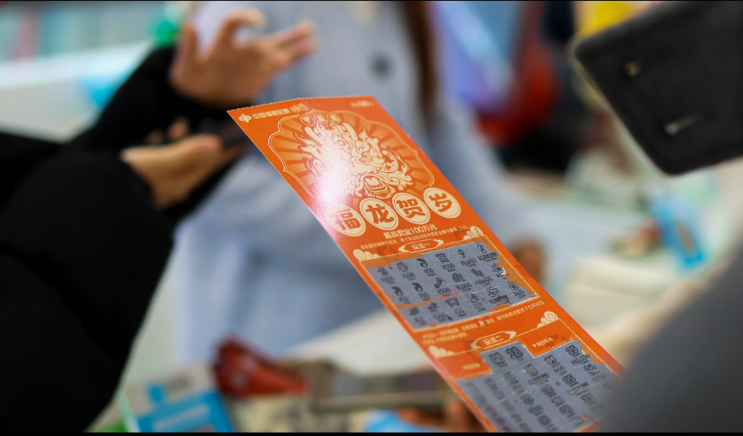 Từ tấm vé trúng 76 triệu đồng đến cú trượt dài bi kịch của người thợ xây - Ảnh 1.