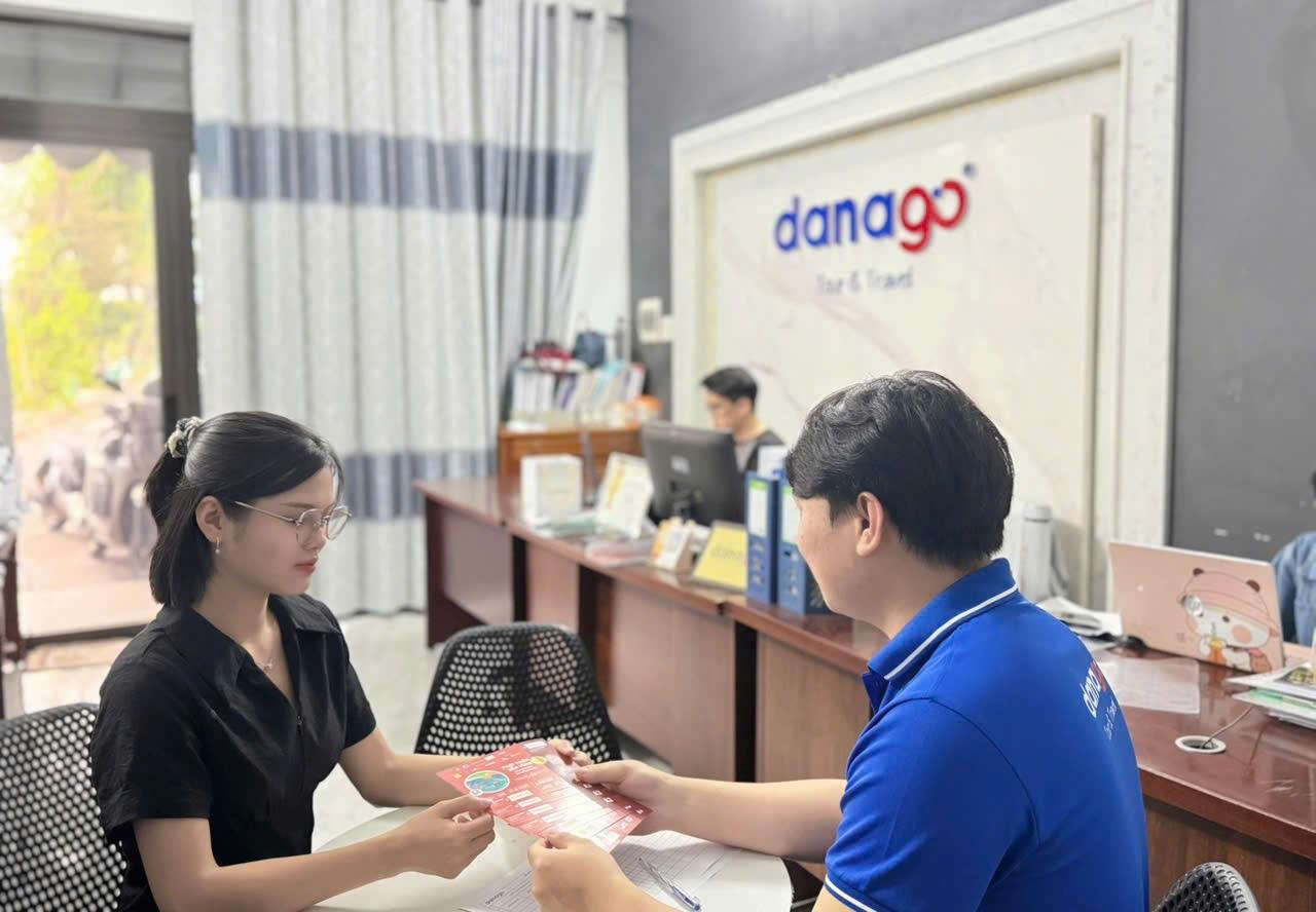 Sức n&oacute;ng của m&ugrave;a h&egrave; Đ&agrave; Nẵng đang tăng l&ecirc;n từng ng&agrave;y khi Ban tổ chức vừa ch&iacute;nh thức "tr&igrave;nh l&agrave;ng" bảng gi&aacute; v&eacute; DIFF 2026 h&ocirc;m ng&agrave;y 07/03/2026. - Ảnh 5.