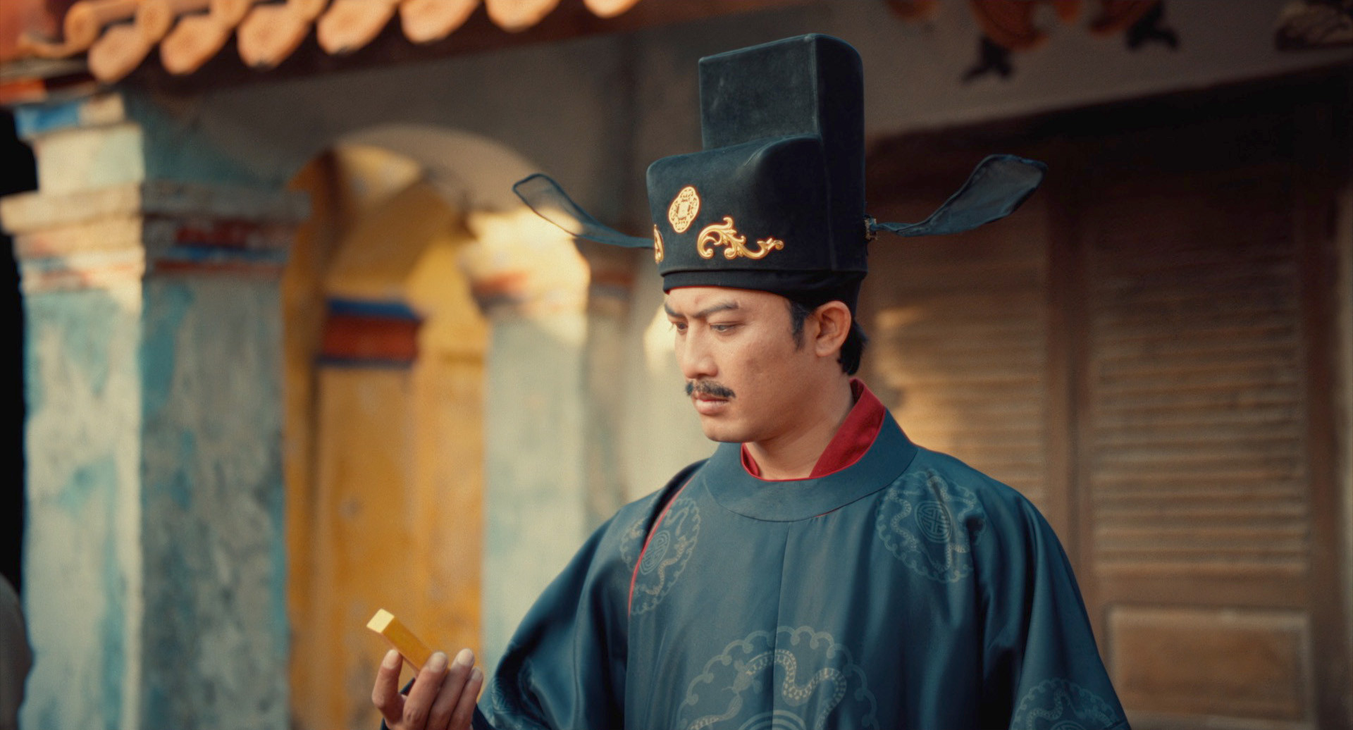 Nam diễn viên Mưa đỏ tái xuất với điện ảnh với diện mạo lạ lẫm, hoá thân giang hồ hảo hán - Ảnh 3.