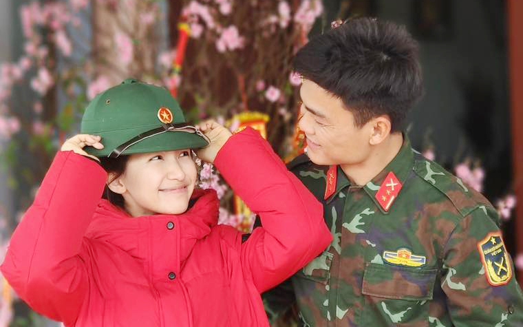 Hòa Minzy tiết lộ ngày cưới với đại úy Thăng Văn Cương sau 4 năm yêu kín