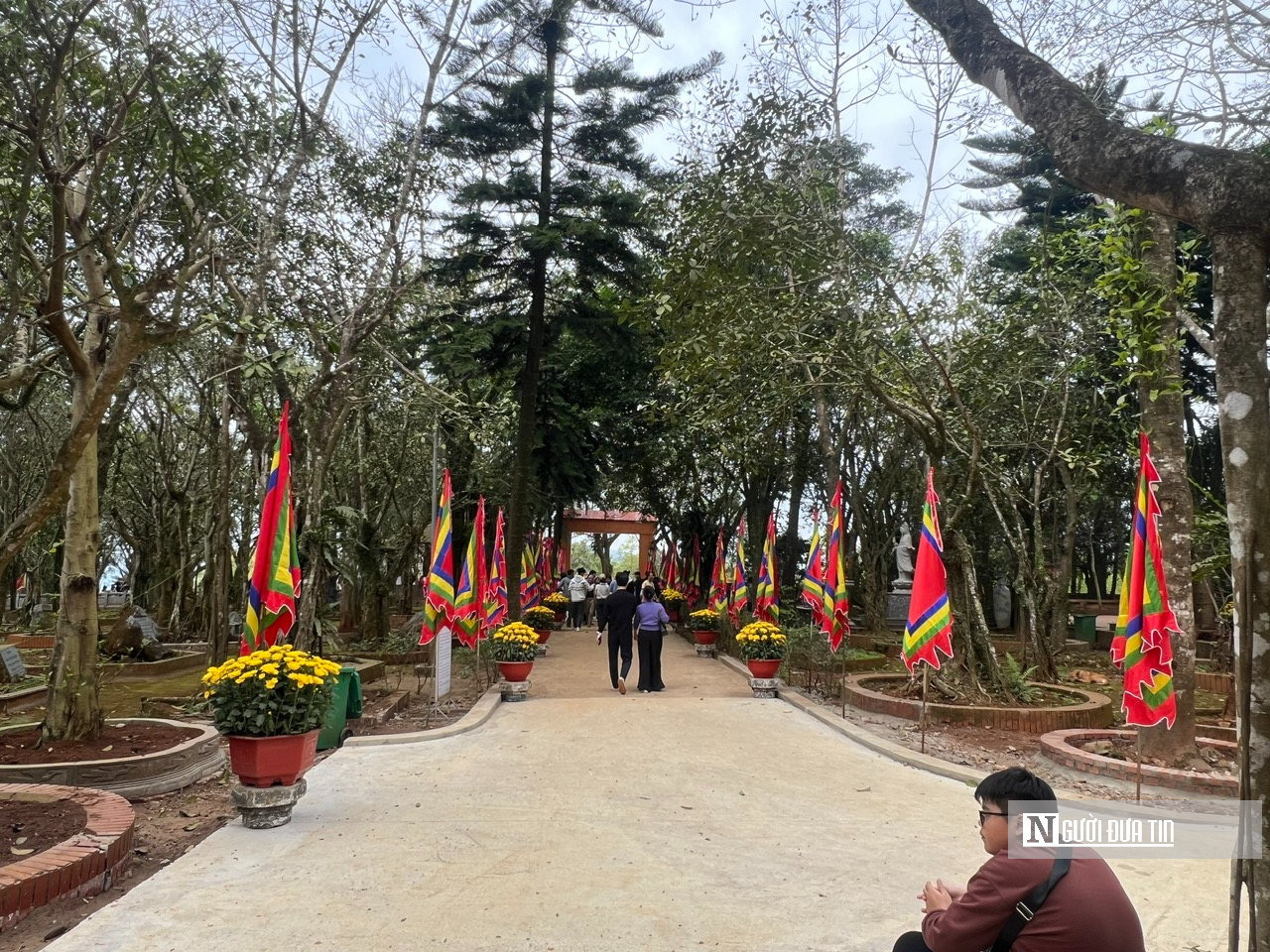 Không để du lịch tâm linh biến tướng, lợi dụng thành mê tín dị đoan- Ảnh 3. Không để du lịch tâm linh biến tướng, lợi dụng thành mê tín dị đoan- Ảnh 3.