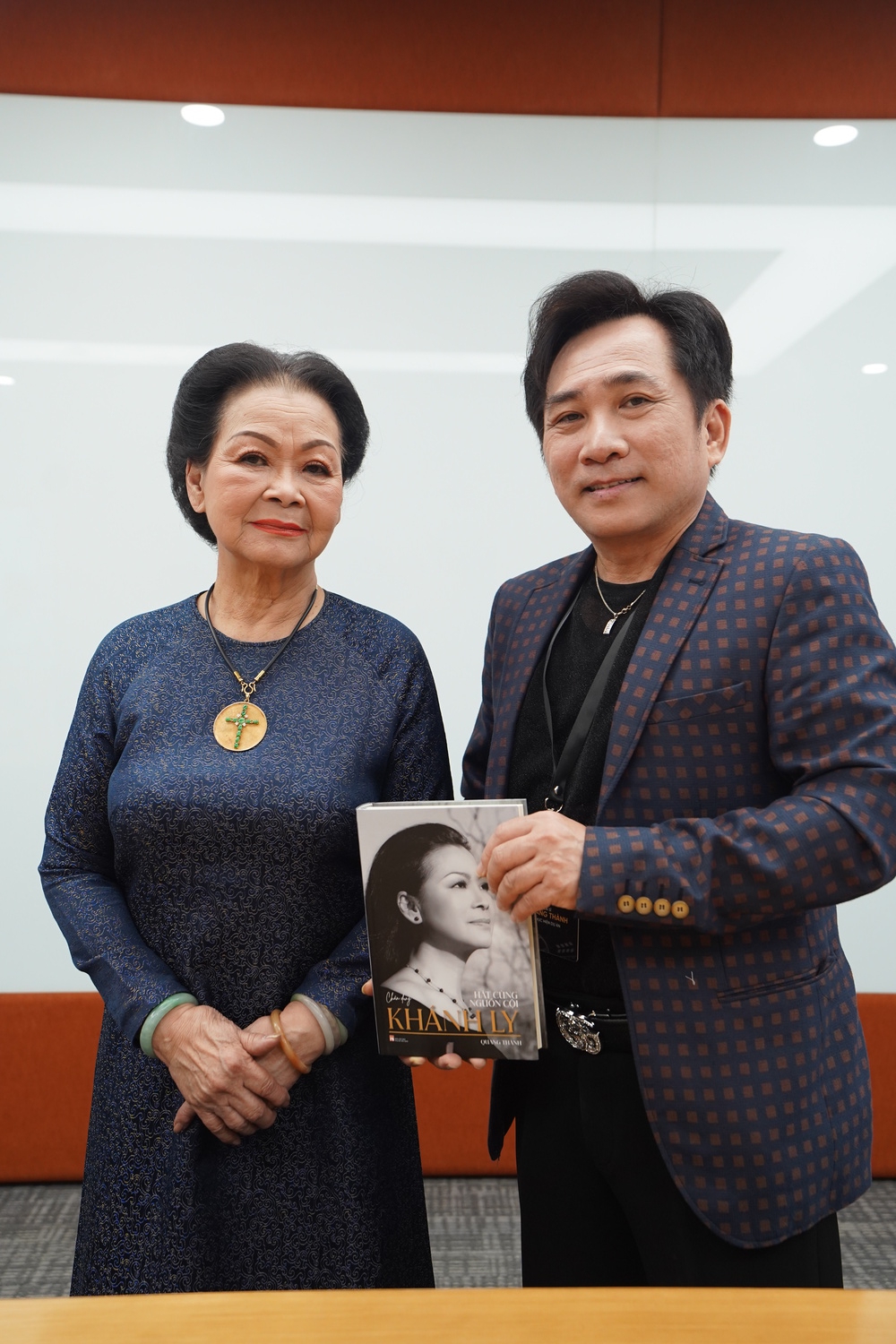 Danh ca Khánh Ly kể hành trình 80 năm cuộc đời - Ảnh 1.