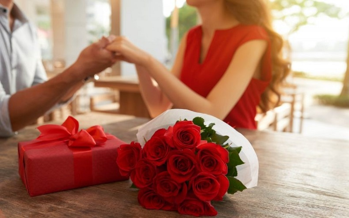 Ngày 8/3: Tôn Vinh Phụ Nữ Với Những Món Quà Ý Nghĩa Và Thiết Thực