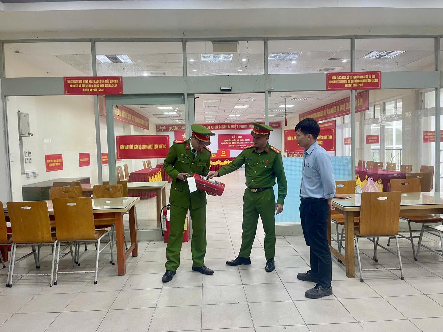 Hà Tĩnh: Tăng cường đấu tranh, xử lý các thông tin sai trái về cuộc bầu cử - Ảnh 2.