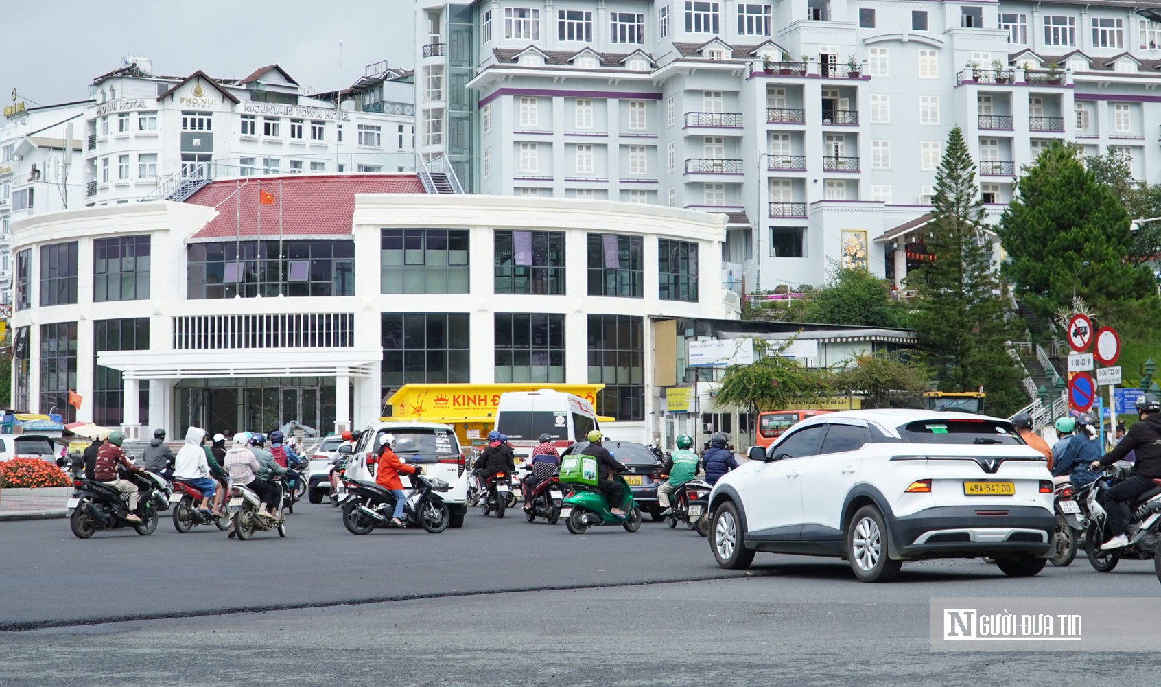 Tăng kích cầu du lịch, phân luồng xe vào trung tâm Đà Lạt khi sân bay Liên Khương tạm đóng cửa- Ảnh 8.
