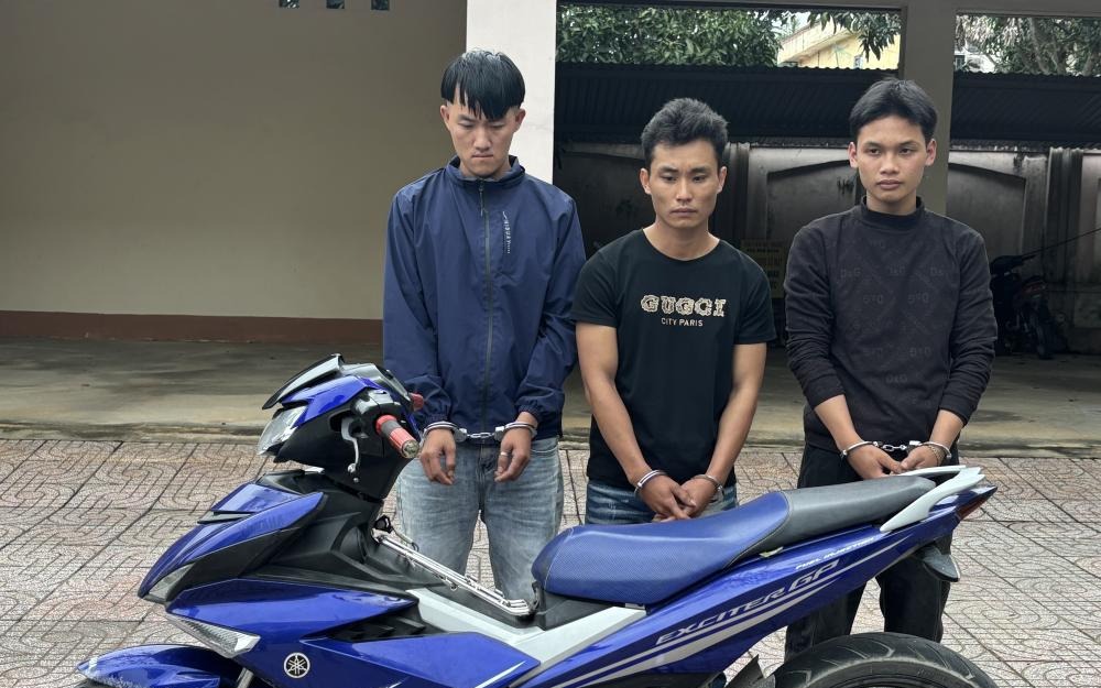 Công an Hà Tĩnh bắt giữ 3 đối tượng cướp giật điện thoại sau 5 giờ truy xét
