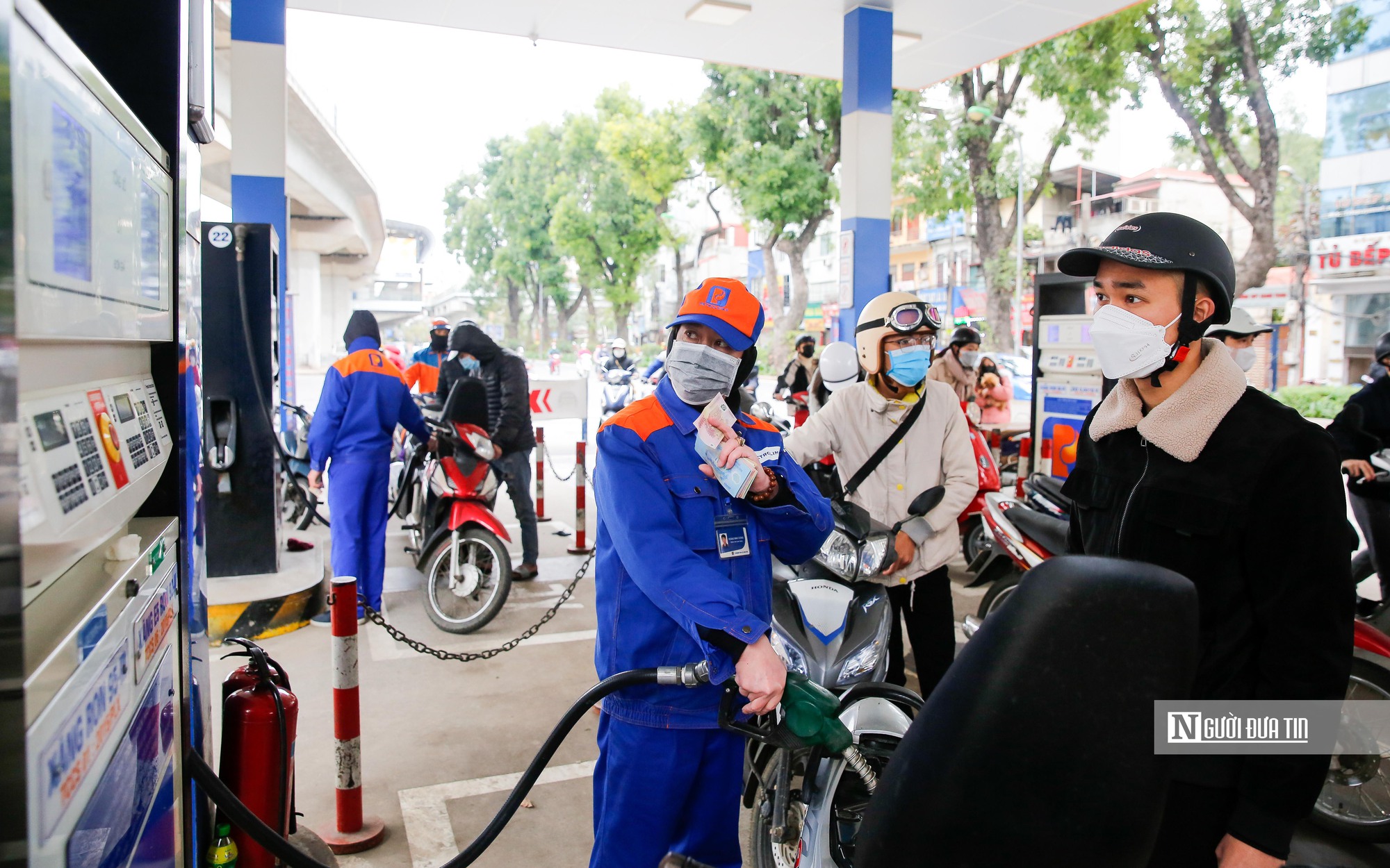 Chính phủ giảm thuế nhập khẩu xăng dầu về 0% đến hết tháng 4/2026