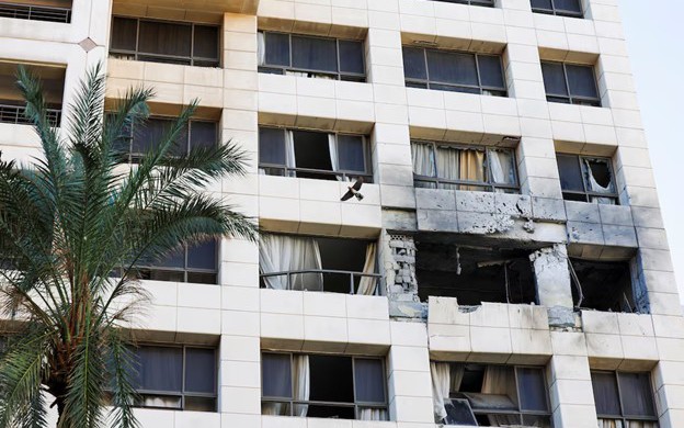 Israel không kích Beirut, nhắm vào chỉ huy Iran và Hezbollah, nhiều thương vong