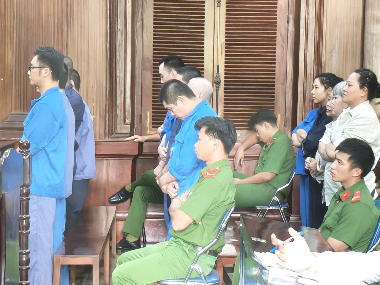 Nhóm rửa tiền cực lớn xuyên quốc gia bị tuyên mức án nghiêm khắc- Ảnh 1. Nhóm rửa tiền cực lớn xuyên quốc gia bị tuyên mức án nghiêm khắc- Ảnh 1.