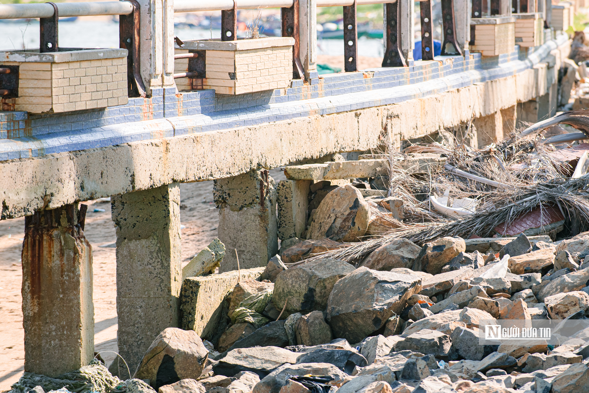 Đắk Lắk: Người d&acirc;n bất an v&igrave; bờ k&egrave; Bạch Đằng sạt lở, mong sớm khởi c&ocirc;ng sửa chữa- Ảnh 4.