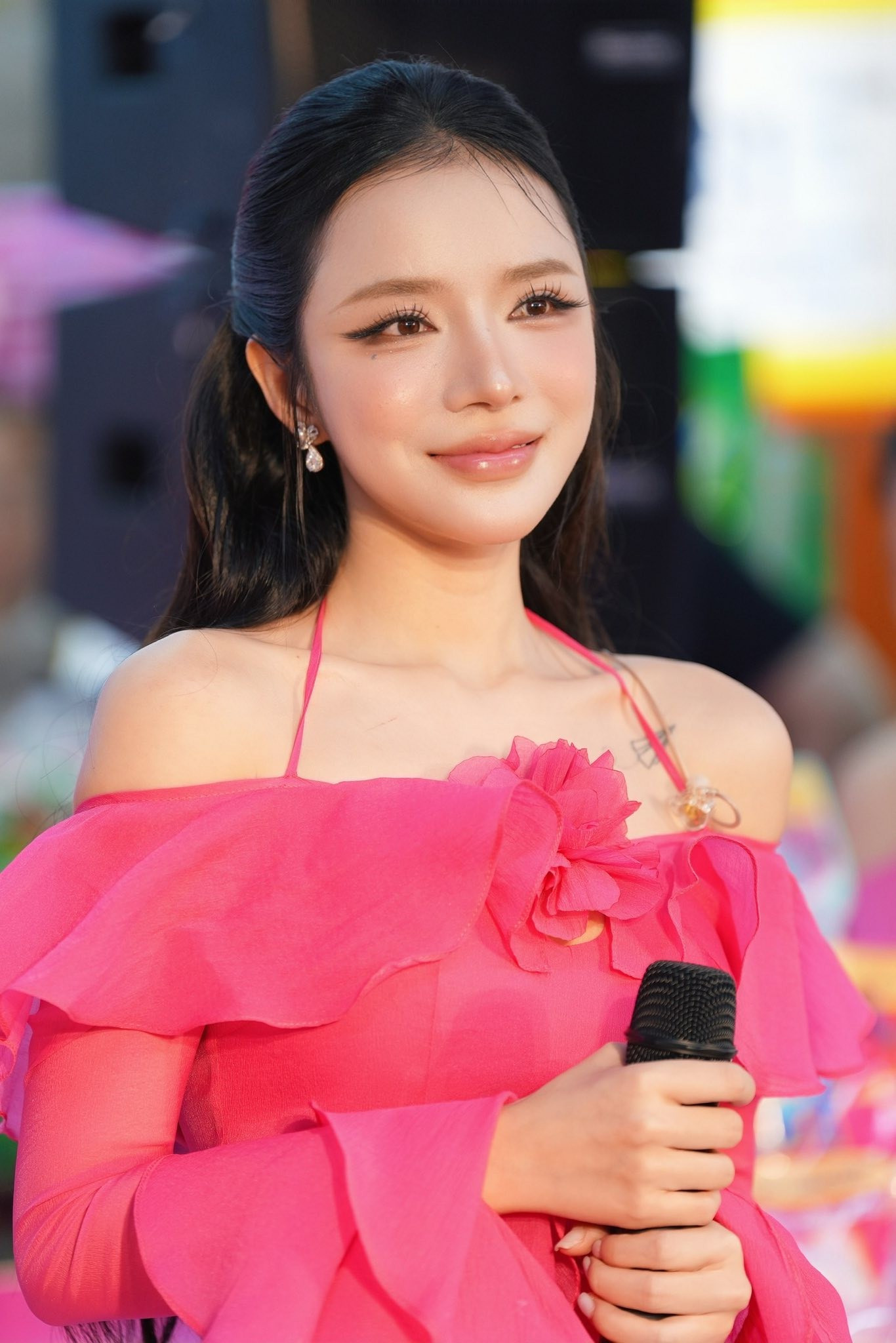 Chàng trai 1,92m vụt sáng sau phim 450 tỷ: Từ người mẫu tay ngang thành gương mặt đắt show- Ảnh 3.