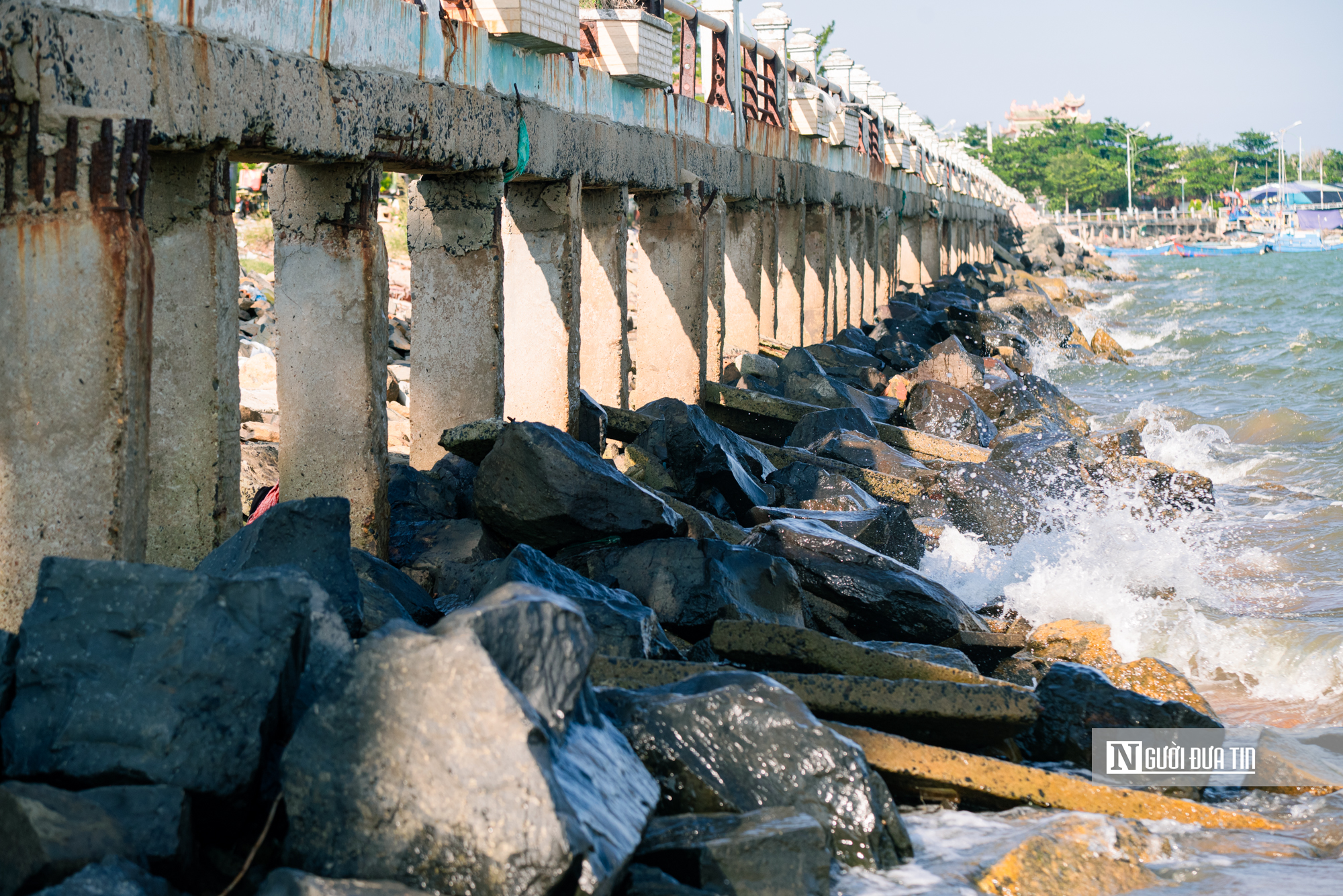 Đắk Lắk: Người d&acirc;n bất an v&igrave; bờ k&egrave; Bạch Đằng sạt lở, mong sớm khởi c&ocirc;ng sửa chữa- Ảnh 17.