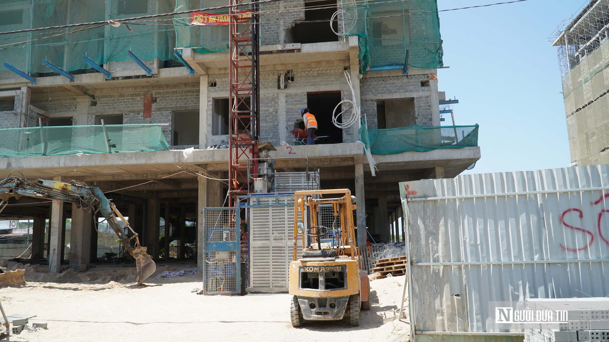 Cận cảnh đại c&ocirc;ng trường t&aacute;i định cư ven s&ocirc;ng C&agrave; Ty, gấp r&uacute;t về đ&iacute;ch nhưng c&ograve;n nhiều &ldquo;n&uacute;t thắt&rdquo; - Ảnh 5.