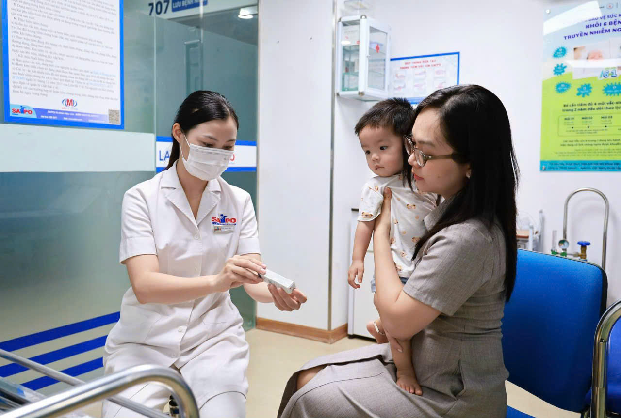 Bé 6 tuổi mắc cúm mùa, 28 ngày giành giật sự sống và lời khuyên từ bác sĩ- Ảnh 2.