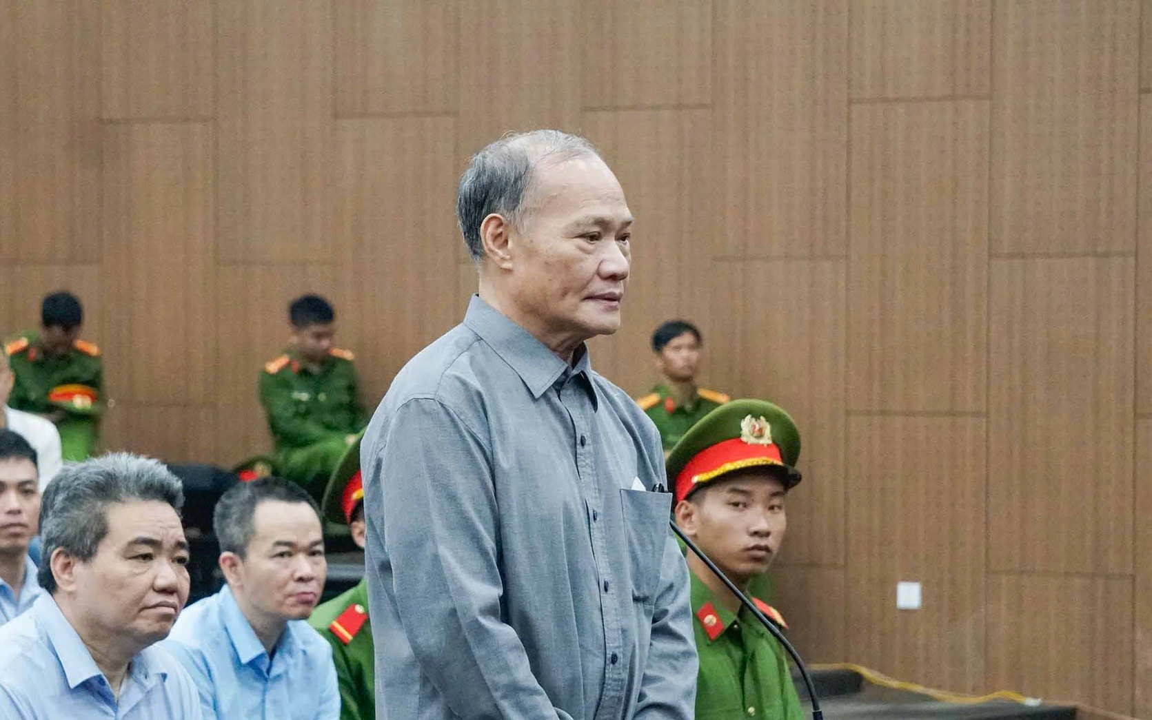 TAND Hà Nội xét xử 23 bị cáo trong vụ án hối lộ, gian lận đấu thầu tại Bộ NN&PTNT