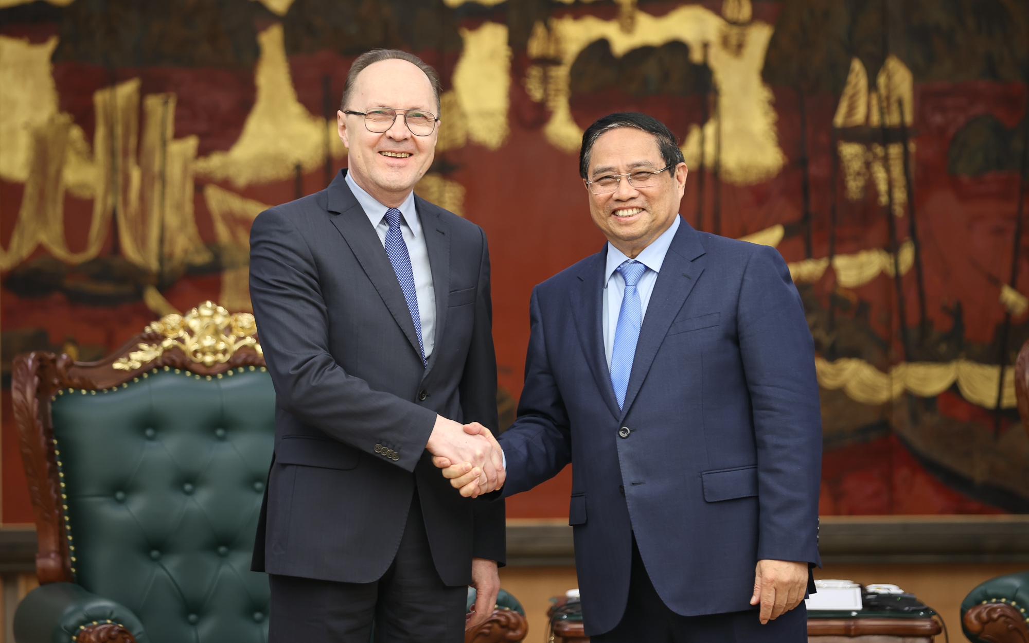 Thủ tướng Phạm Minh Chính tiếp Đại sứ Nga, thúc đẩy triển khai kết quả chuyến thăm lịch sử