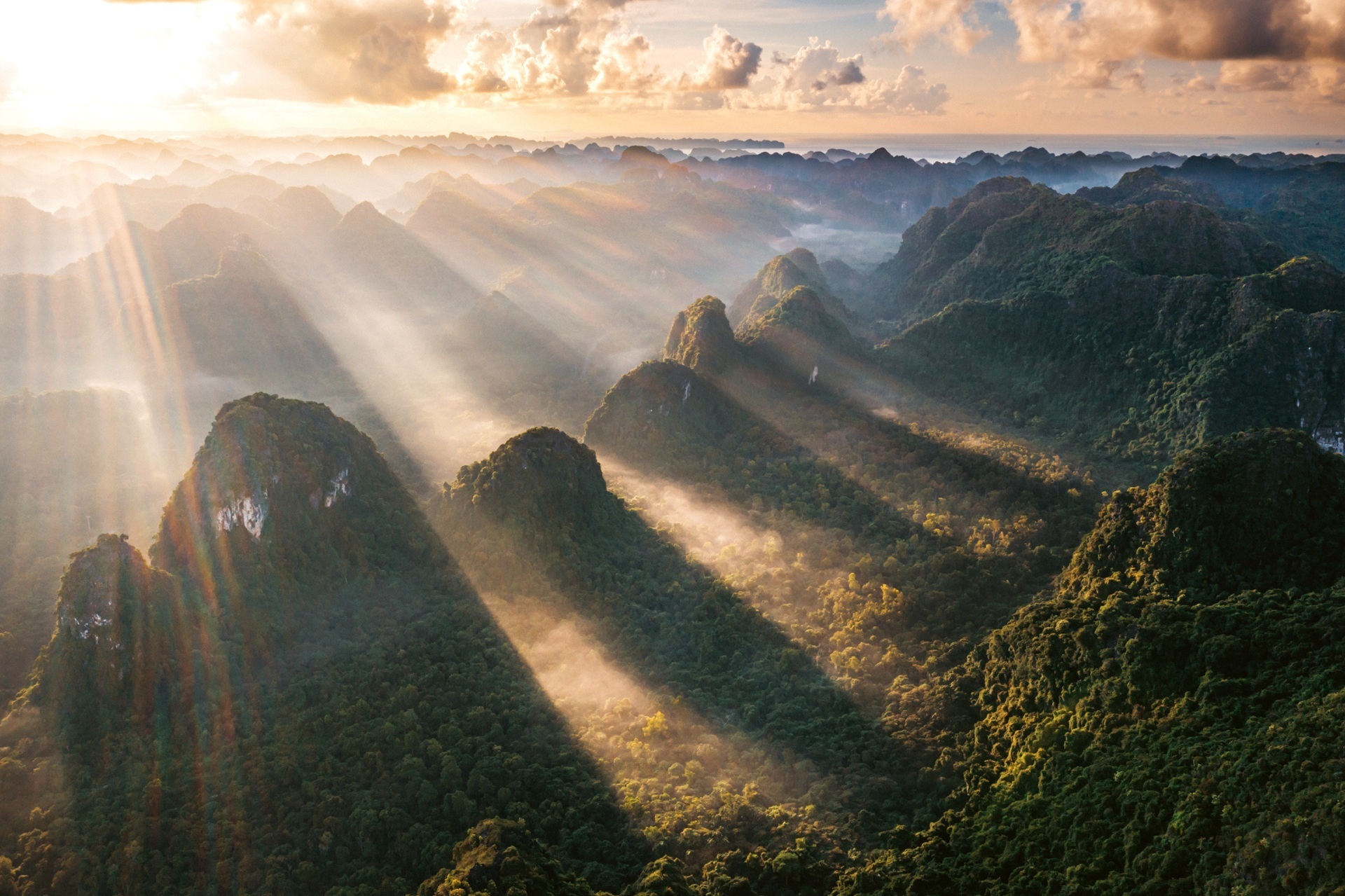 &ldquo;Đảo Ngọc miền Bắc&rdquo; c&oacute; g&igrave; đặc biệt khiến du kh&aacute;ch m&ecirc; mẩn? - Ảnh 2.