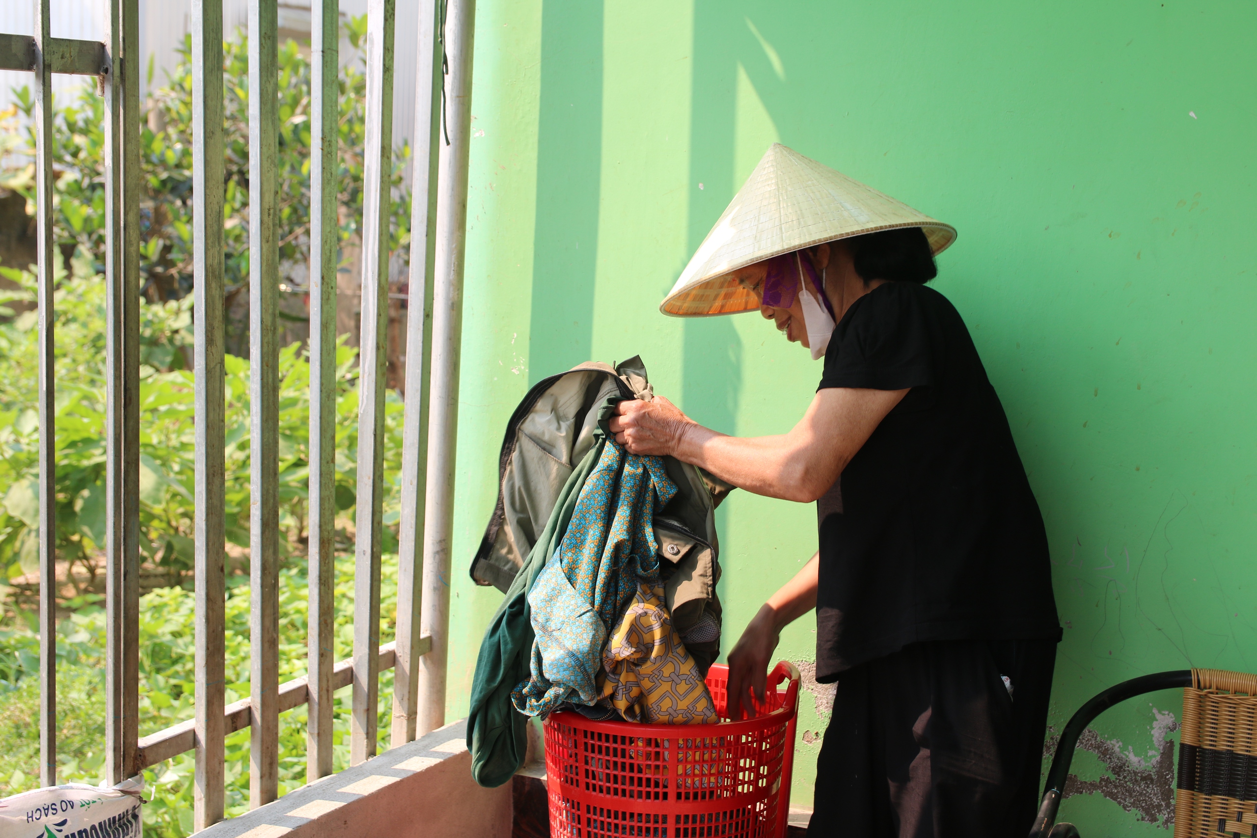 Người dân khốn đốn vì mất nước sạch hơn 1 tháng giữa thời tiết nắng nóng- Ảnh 4. Người dân khốn đốn vì mất nước sạch hơn 1 tháng giữa thời tiết nắng nóng- Ảnh 4.