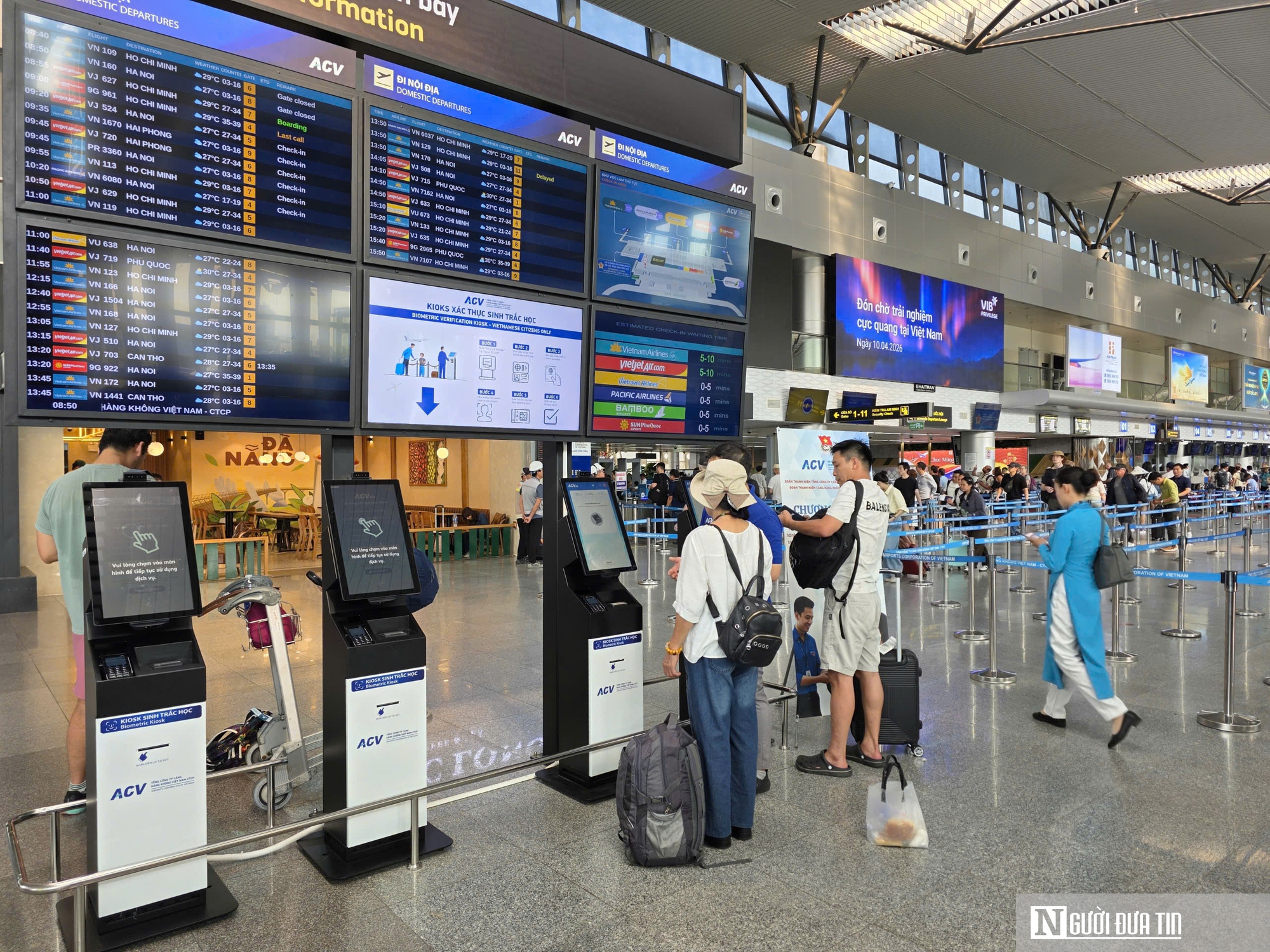 Sân bay Đà Nẵng “mở lối” bằng khuôn mặt, giảm ùn tắc hành khách giờ cao điểm- Ảnh 5. Sân bay Đà Nẵng “mở lối” bằng khuôn mặt, giảm ùn tắc hành khách giờ cao điểm- Ảnh 5.