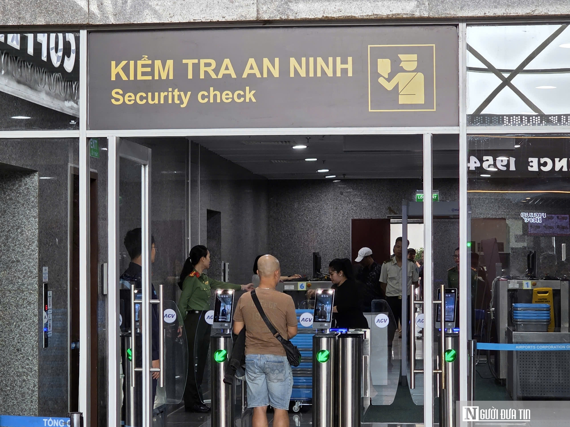 Sân bay Đà Nẵng “mở lối” bằng khuôn mặt, giảm ùn tắc hành khách giờ cao điểm- Ảnh 7. Sân bay Đà Nẵng “mở lối” bằng khuôn mặt, giảm ùn tắc hành khách giờ cao điểm- Ảnh 7.