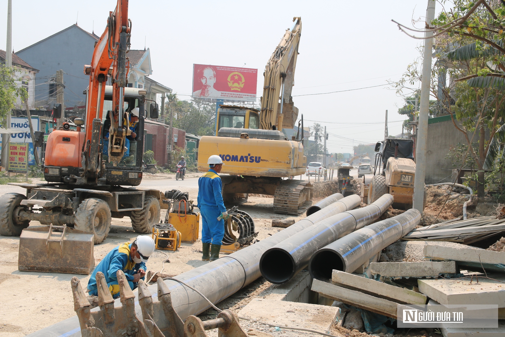 Người dân khốn đốn vì mất nước sạch hơn 1 tháng giữa thời tiết nắng nóng- Ảnh 13. Người dân khốn đốn vì mất nước sạch hơn 1 tháng giữa thời tiết nắng nóng- Ảnh 13.