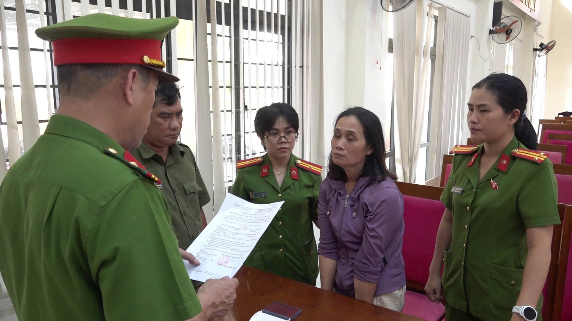 Bắt người phụ nữ tự phá khóa nhà người khác, vào ở suốt nhiều năm - Ảnh 1.