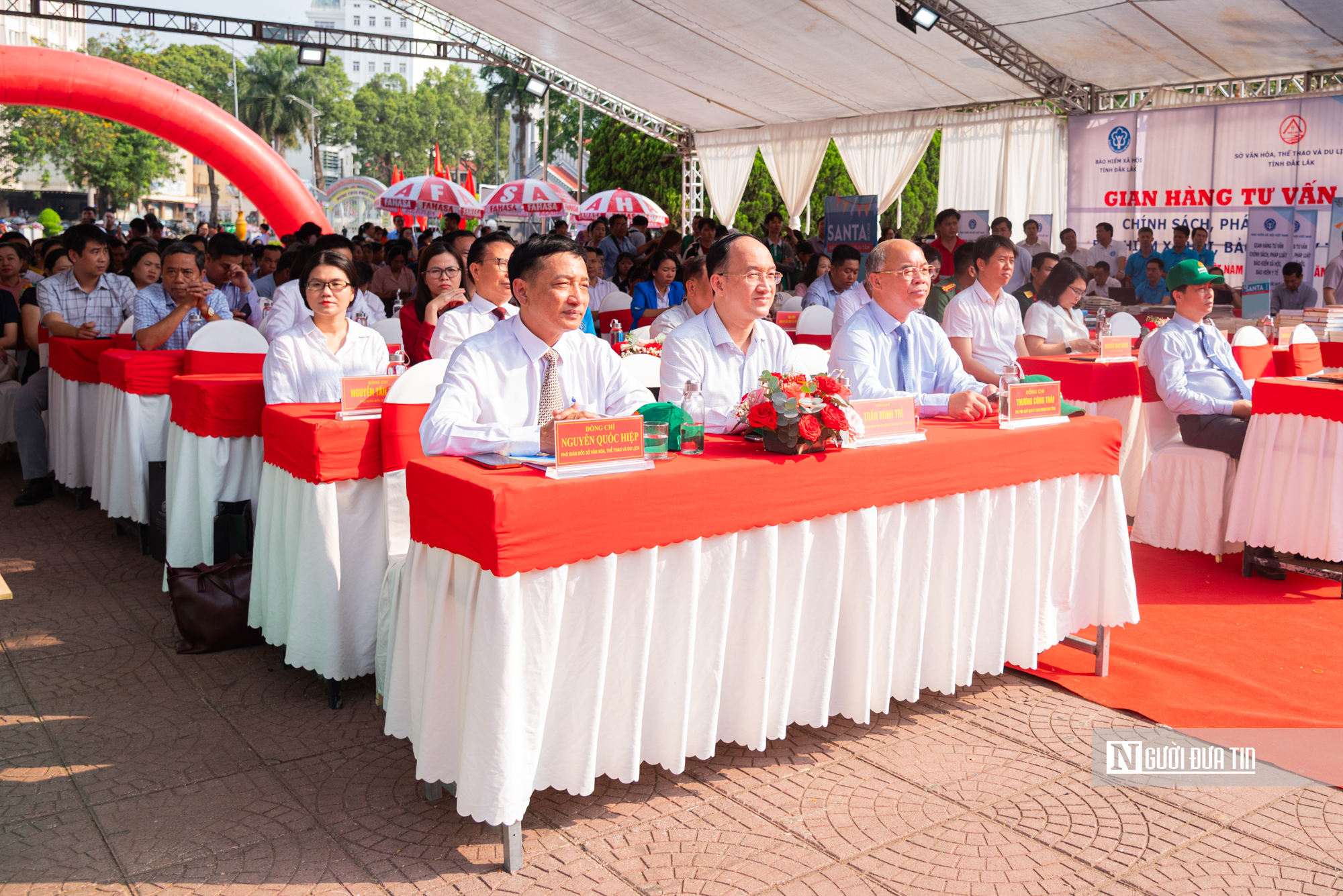 Đắk Lắk: Lan toả đam mê đọc sách, đại sứ văn hóa đọc đến cộng đồng- Ảnh 2. Đắk Lắk: Lan toả đam mê đọc sách, đại sứ văn hóa đọc đến cộng đồng- Ảnh 2.