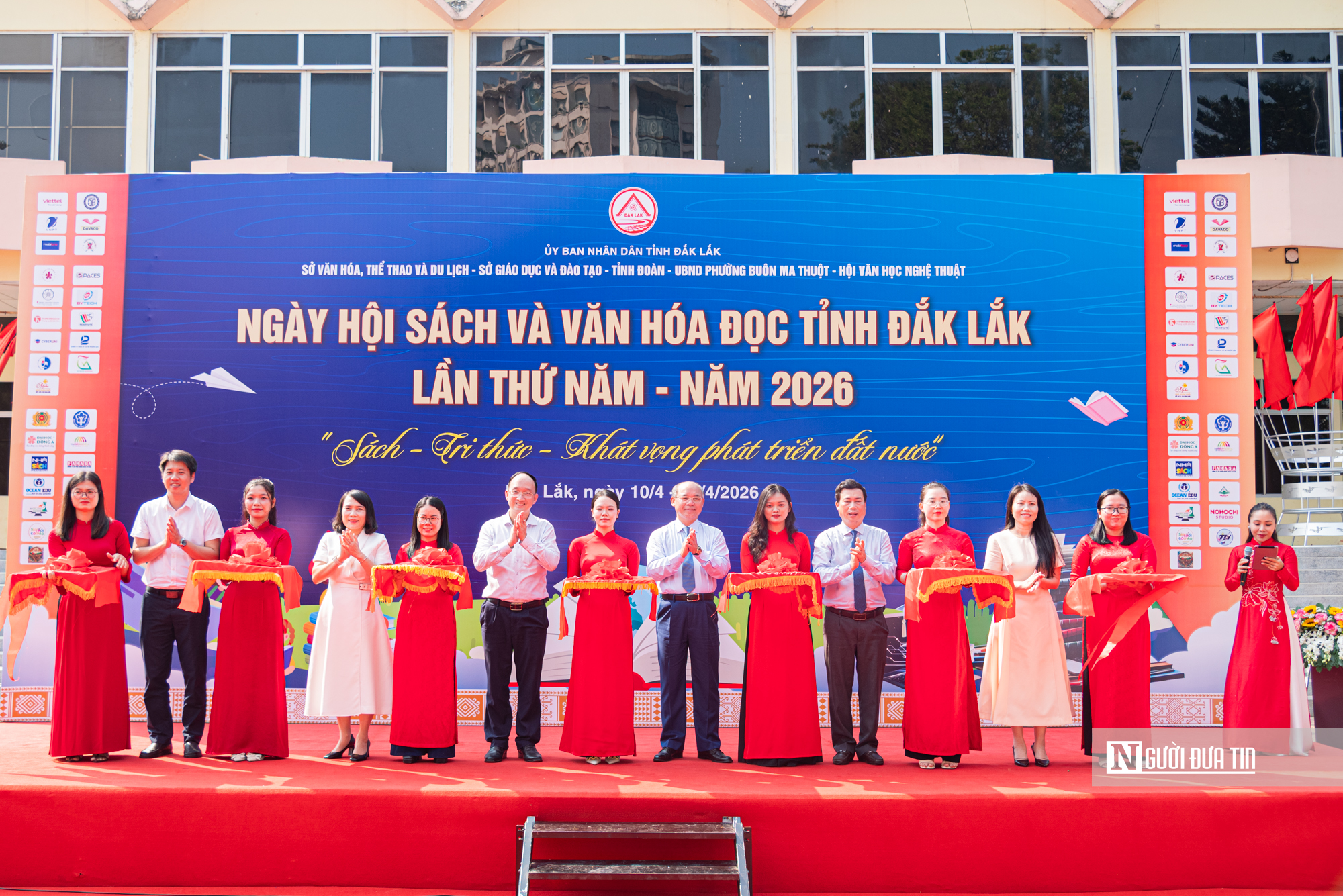 Đắk Lắk: Lan toả đam mê đọc sách, đại sứ văn hóa đọc đến cộng đồng- Ảnh 8. Đắk Lắk: Lan toả đam mê đọc sách, đại sứ văn hóa đọc đến cộng đồng- Ảnh 8.