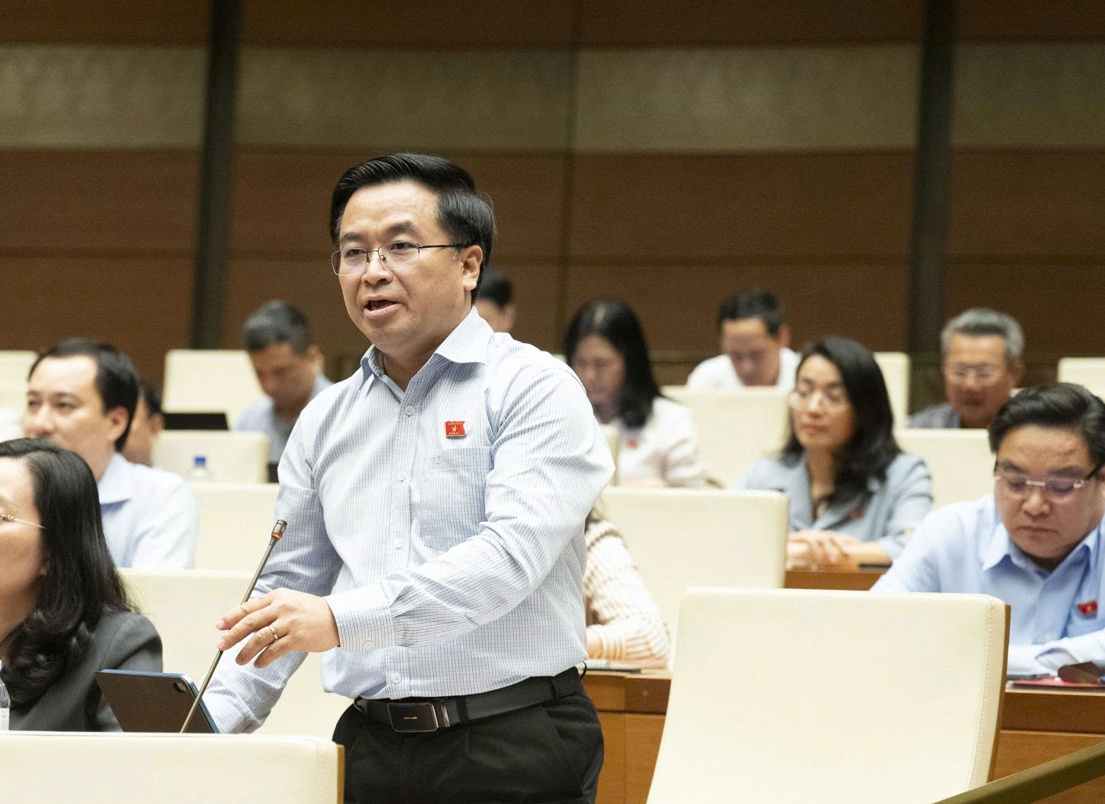 Đại biểu đề xuất giảm thuế với xăng, dầu về 0 đến hết năm 2026- Ảnh 3.