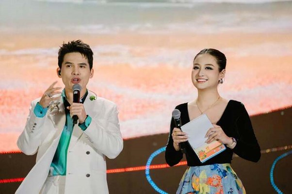 Học vấn ấn tượng, thông thạo nhiều ngoại ngữ của Á hậu là MC quen mặt trên VTV - Ảnh 3.